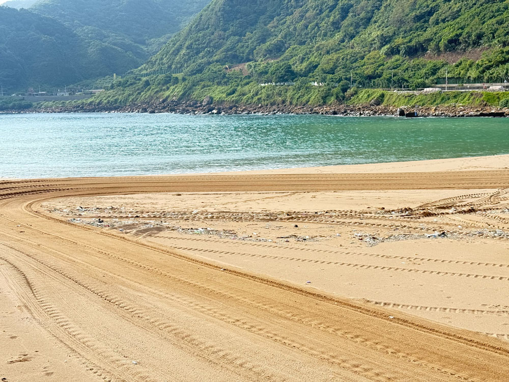 基隆大武崙沙灘清潔